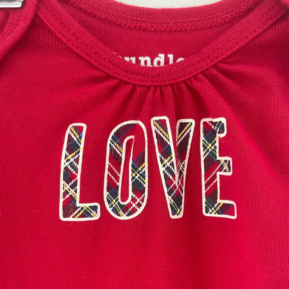 10/$35💥Like New LOVE Plaid Tartan Graphic Tee Onesie Bodysuit, Long Sleeve, Red